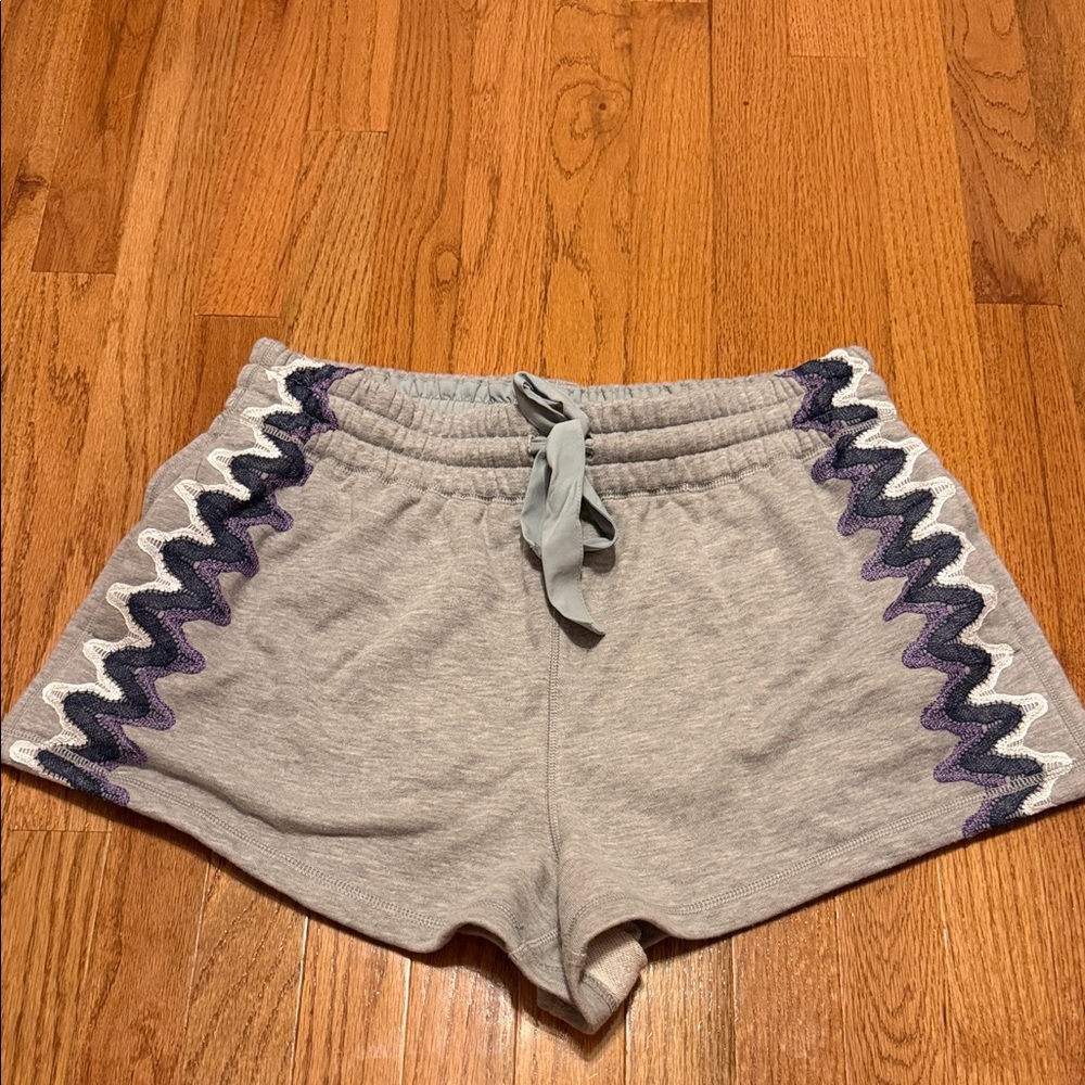 FP MovementFeeling Wavy Shorts Gray with Purple and White Zigzags